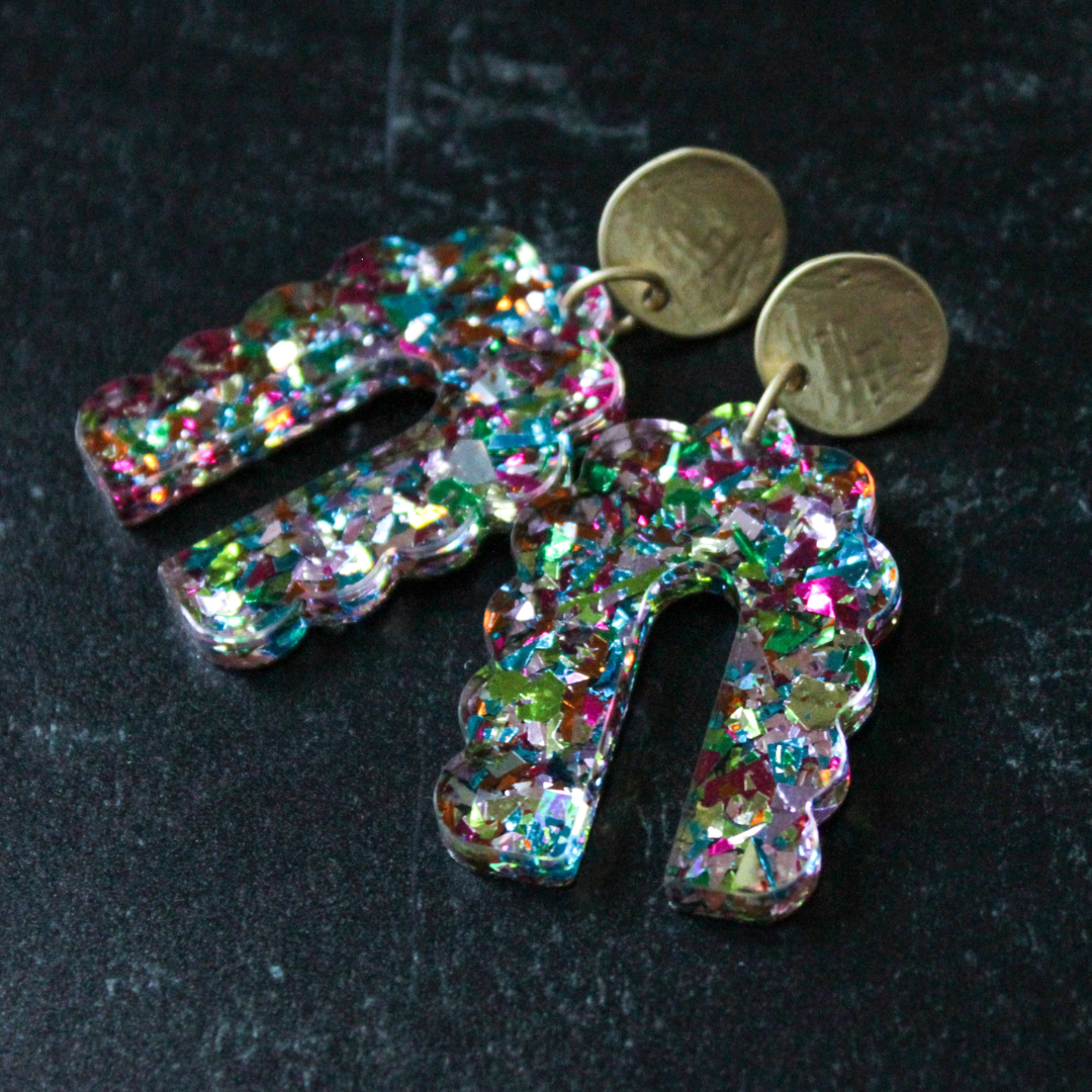Everyday Scalloped Arch Earrings