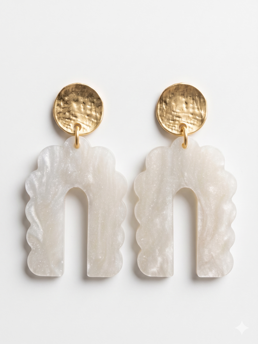 Everyday Scalloped Arch Earrings